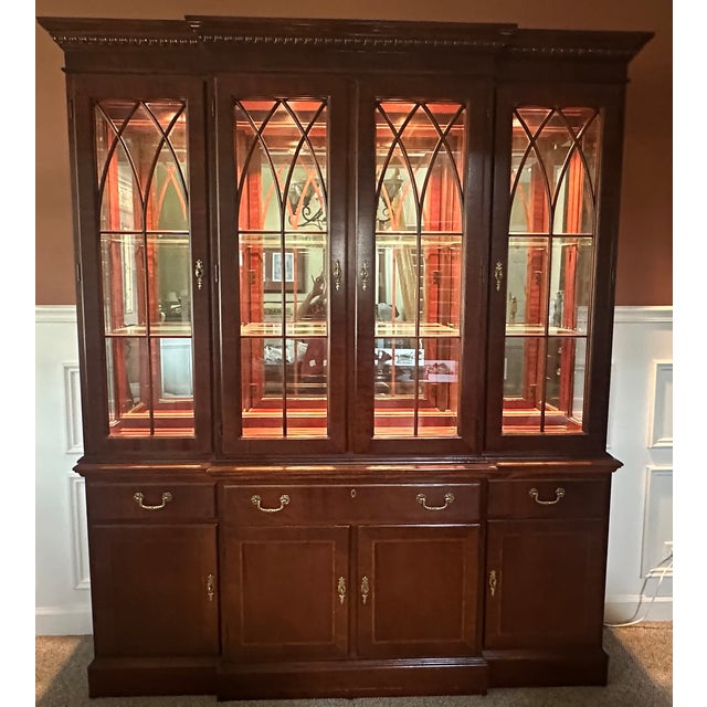 Traditional Ethan Allen Vintage Mahogany China Cabinet For Sale - Image 3 of 10
