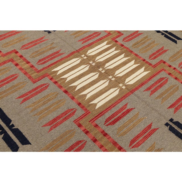 Hand-Knotted Modern Navajo Style Grey Wool Rug - Geometric Arrow Motif - 9x12 For Sale - Image 10 of 11