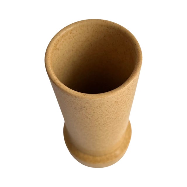 Simple porcelain vase IFAT90. Bottle type IFAT90 manufactured in Mirostowickie Zakłady Ceramiczne. The bottle is in a...