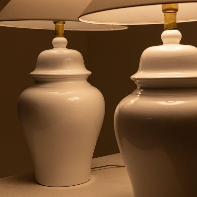 Textile White Table Lamps by Tommaso Barbi, 1970s, Set of 2 For Sale - Image 7 of 8