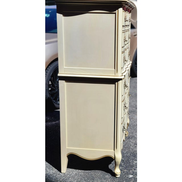 Cream 1970 French Provincial Tall 6-Drawer Dresser Attributed to Hibriten For Sale - Image 8 of 11