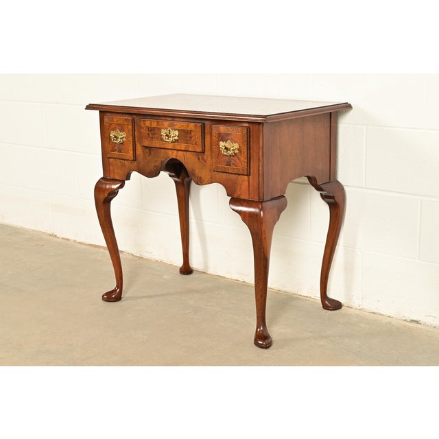 Queen Anne Councill Furniture Queen Anne Inlaid Mahogany Lowboy Dresser or Console Table For Sale - Image 3 of 16
