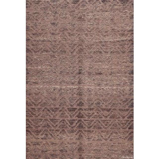 Neutral Grey Color Tribal Geometric Triangle Chevron Pattern Modern Rug For Sale