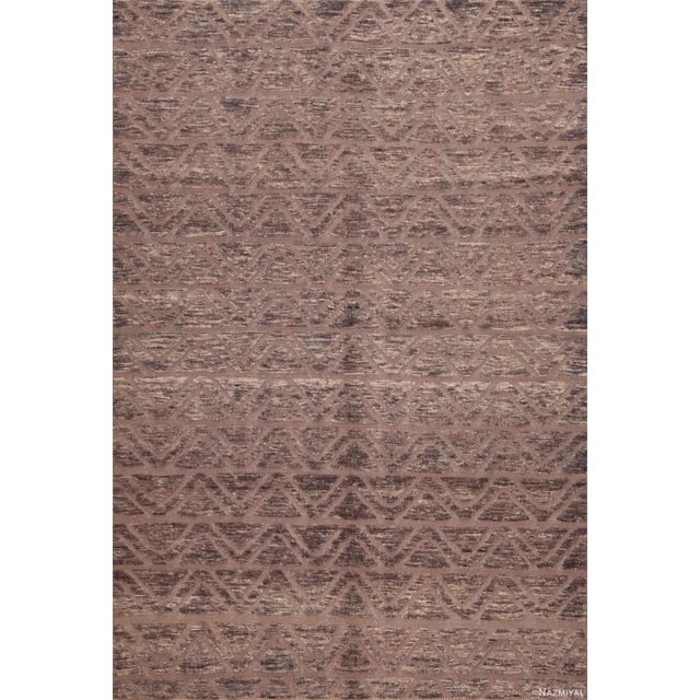 Neutral Grey Color Tribal Geometric Triangle Chevron Pattern Modern Rug For Sale