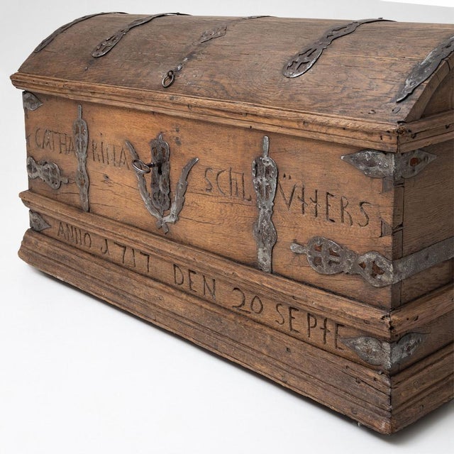 Baroque Domed Chest in Oak, 1717 For Sale - Image 5 of 7