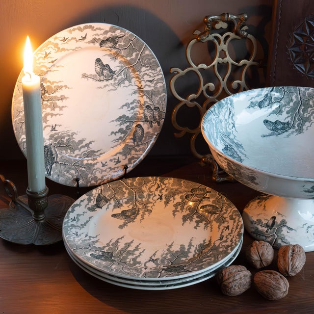 Antique Neige Cake Stand and Plates from Sarreguemines, 1900s, Set of 5 For Sale - Image 4 of 12