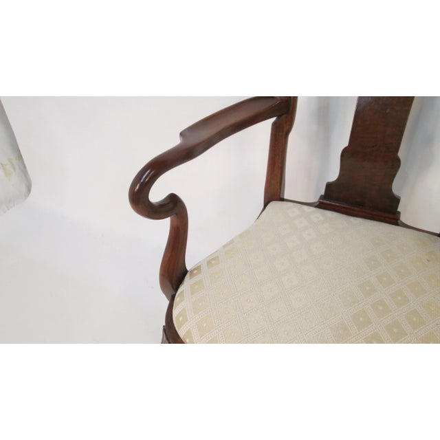 1900 - 1909 Early 1900s Set of 8 Queen Anne Walnut Chairs by Irving and Casson For Sale - Image 5 of 12