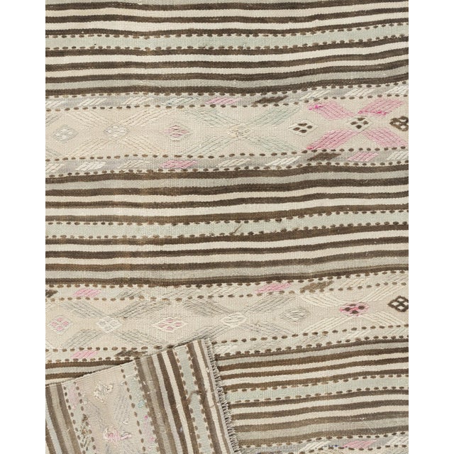 Vintage Beige Turkish Kilim Area Rug 4'3 X 7'2 For Sale In New York - Image 6 of 8
