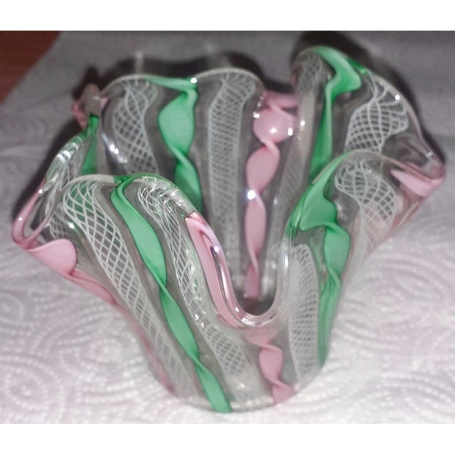 Mid-Century Modern Vintage Venetian Murano Style Latticino Hand Blown Ruffled Handkerchief Vase For Sale - Image 3 of 7