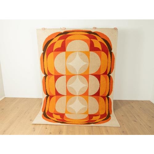 Textile Space Age Rug in the style of Verner Panton, 1970s For Sale - Image 7 of 7