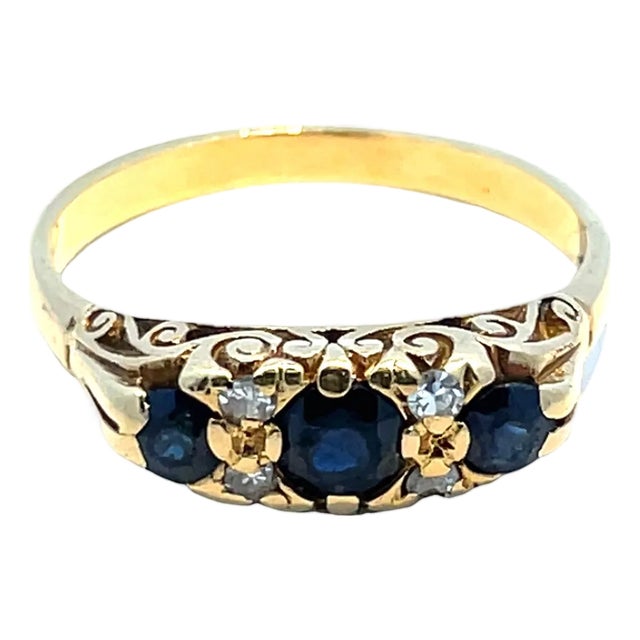 Vintage 18k Yellow Gold 3 Stone Diamond & Sapphire Ring, Size 6.5 For Sale
