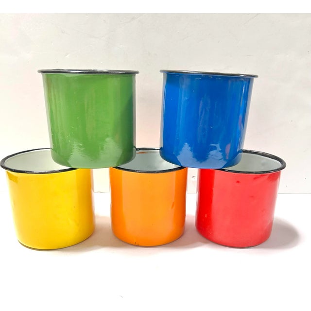 Mid-Century Modern 1950s Enamelware Camp Mugs – Rainbow Set of 5, Vintage Kitchen Cups, Mid Century Colorware For Sale - Image 3 of 5