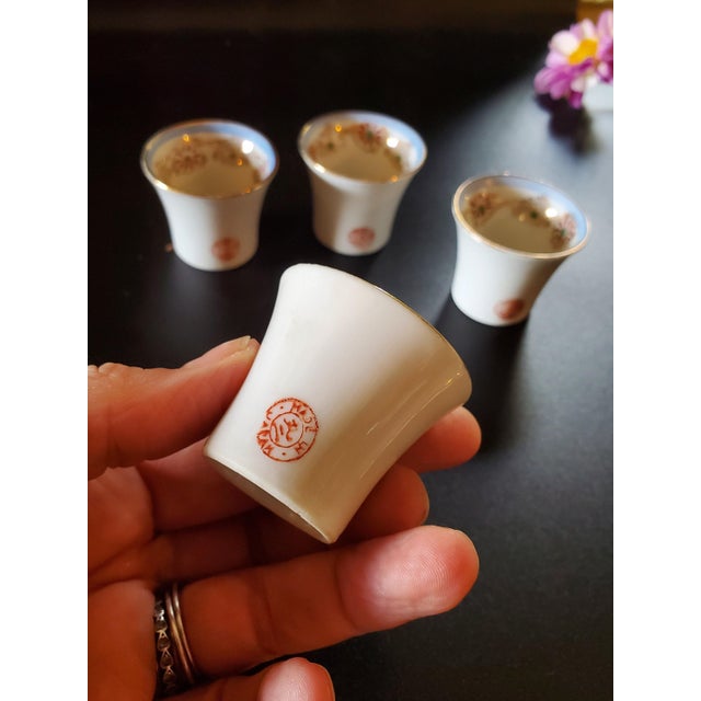 Vintage Japanese Murani Sake Set with Whistling Bird Decanter, Geisha Cups and Long Tray, 1920s, Set of 10 For Sale - Image 10 of 11