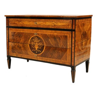 Antique Louis XVI Italian Chest of Drawers in Walnut, 1700s For Sale