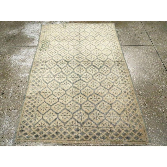 Galerie Shabab Collection Mid-20th Century Handmade Turkish Anatolian Throw Rug For Sale - Image 4 of 10