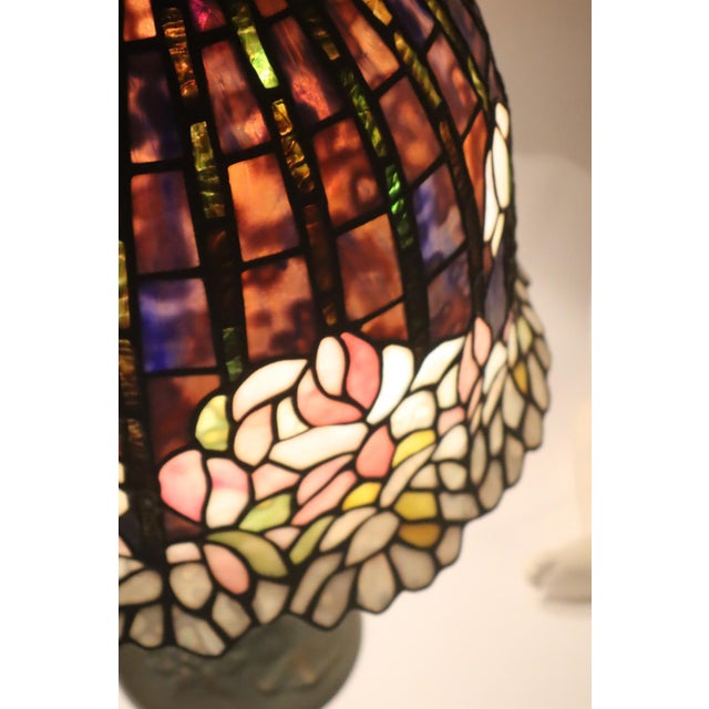 Large Glass Mosaic Table Lamp with Bronze Water Lily Lamp Base in the style of Tiffany For Sale - Image 3 of 15