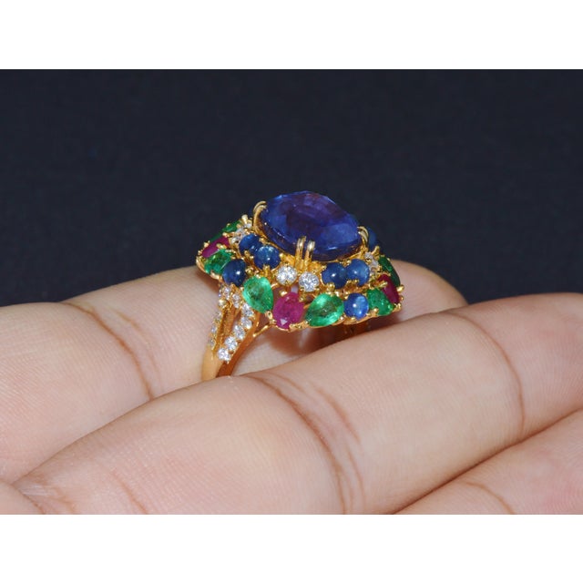 Metal Gia Natural 11.84cts vs F Diamond No Heat Sapphire Ruby Emerald 18k Gold Dinner Cocktail Ring, Size 6.75 For Sale - Image 7 of 13
