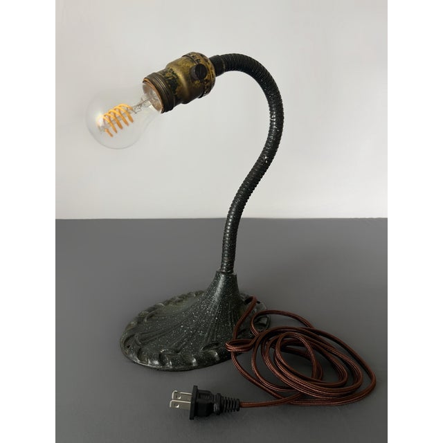 1930s Restored Mid-Century Art Deco Aladdin Mfg. Co. Gooseneck Desk Lamp – Cast Iron Base For Sale In Houston - Image 6 of 9
