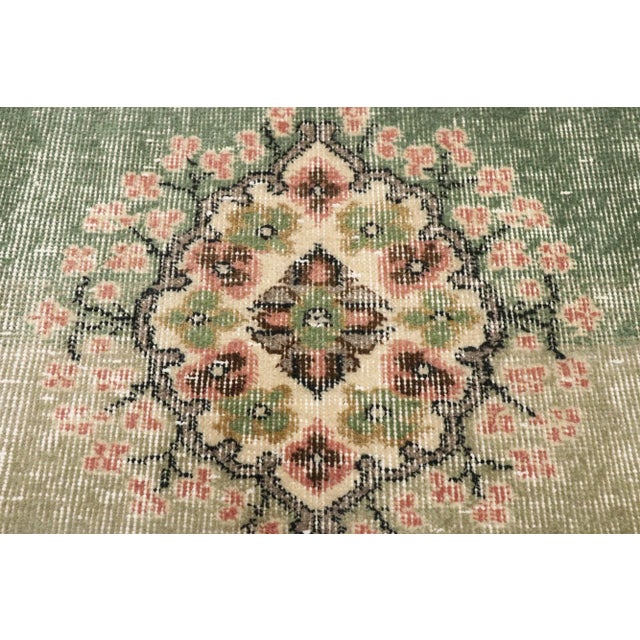 Vintage Turkish Sivas Rug, 01'04 X 02'02 For Sale - Image 4 of 9