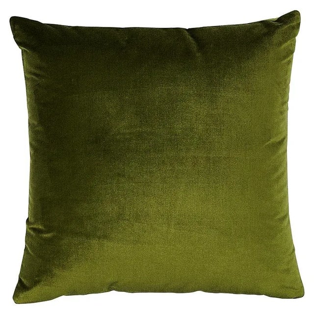 Traditional Schumacher Venetian Silk Velvet 24" Pillow in Moss For Sale - Image 3 of 3