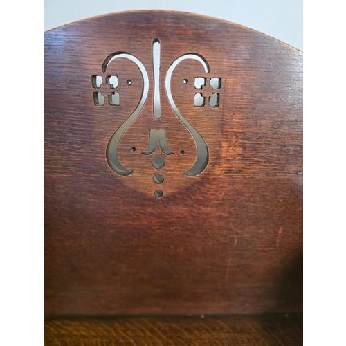 Antique Scottish Arts & Crafts Oak Bench from Wylie Lockhead Manufacturers, 1900s For Sale - Image 4 of 8