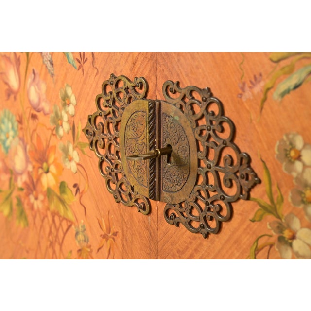 Brown Berkey & Gay Style Antique Georgian Carved Satinwood Hand Painted Bookcase or Bar Cabinet, Circa 1920s For Sale - Image 8 of 13