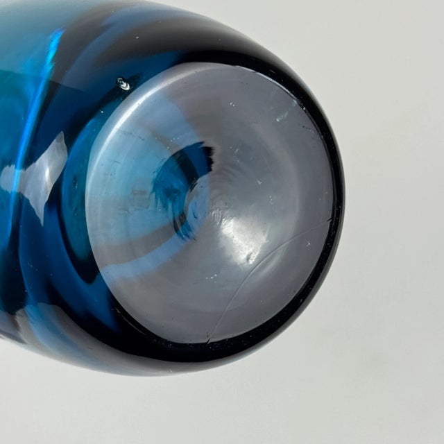 1990s Vintage Post Modern Towering Art Glass Vase in Aqua Blue Color For Sale - Image 5 of 7