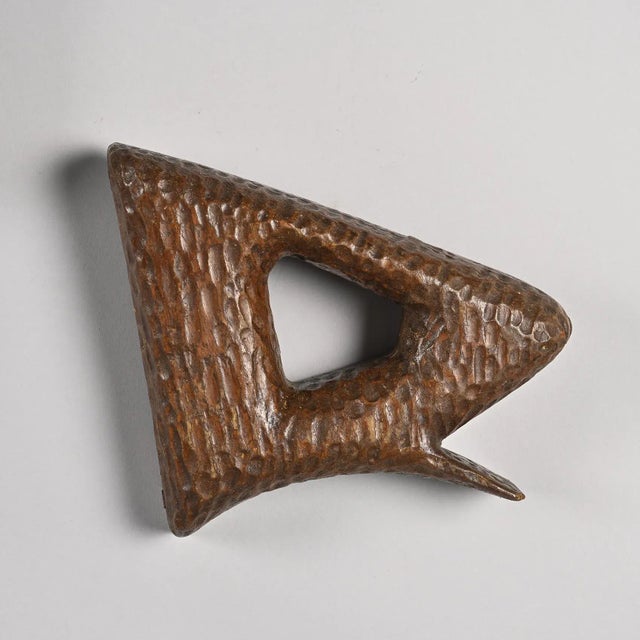 French Hairdresser Sign in Carved Wood, 1960 For Sale - Image 4 of 7