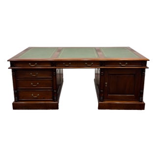 Large Classic English Desk in Leather For Sale