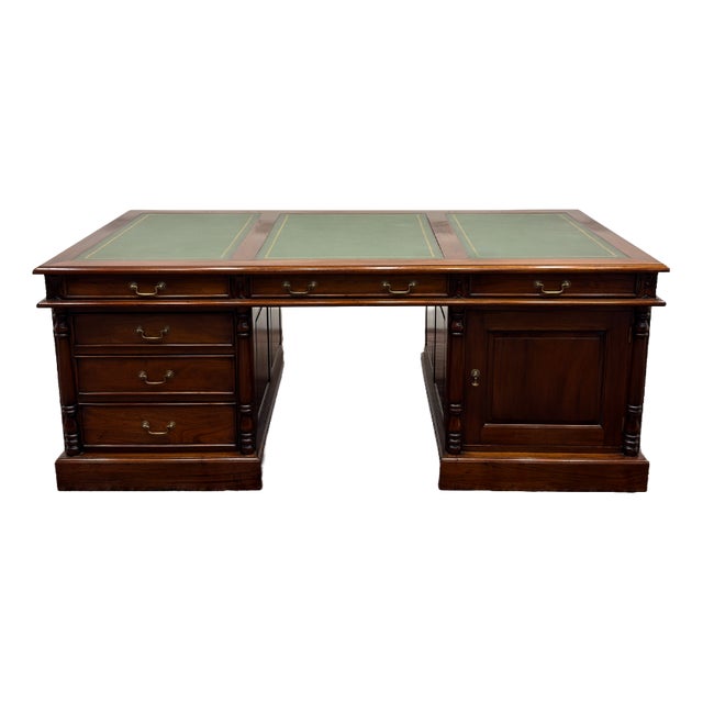 Large Classic English Desk in Leather For Sale