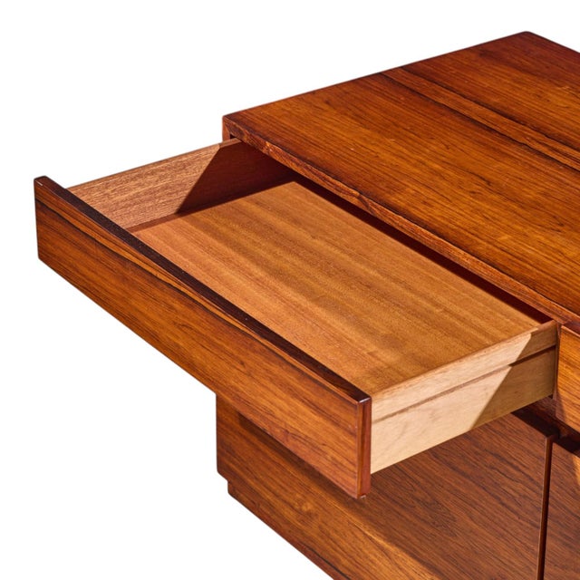 Kofod Larsen for Faarup Møbelfabrik Mid Century Danish Rosewood Credenza For Sale In Chicago - Image 6 of 11