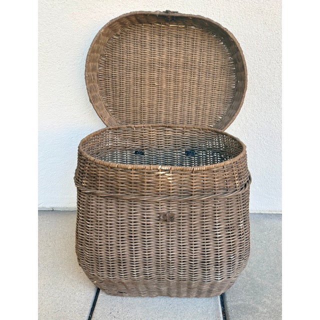 Mid 20th Century Coastal Chic Vintage Fishing Creel Basket With Inset Handles For Sale - Image 5 of 9