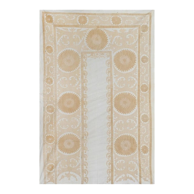 Vintage Pale Color Suzani From Samarkand, Uzbekistan Wall Hanging Decor 5'1'' X 7'7'' For Sale
