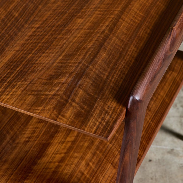 Brown Pair of Two-Tier Side Tables by Gio Ponti for Singer & Sons For Sale - Image 8 of 18