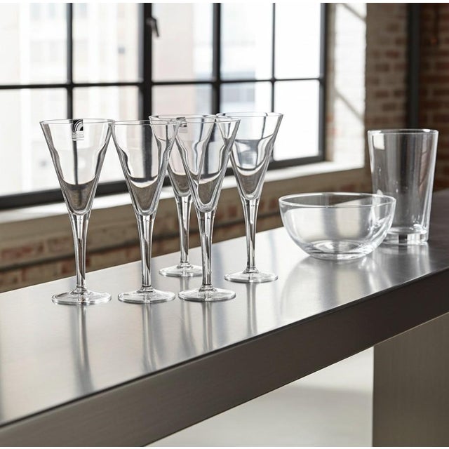 Mid-Century Modern Vintage Italian Champagne Glasses in Crystal from Luigi Bormioli, 1980s, Set of 5 For Sale - Image 3 of 4