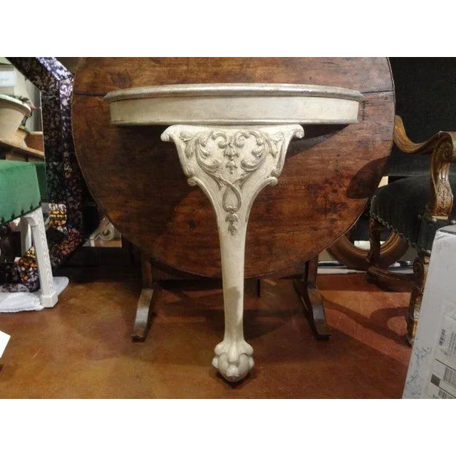 1920s Pair of Venetian Painted and Parcel Gilt Console Tables For Sale - Image 5 of 13