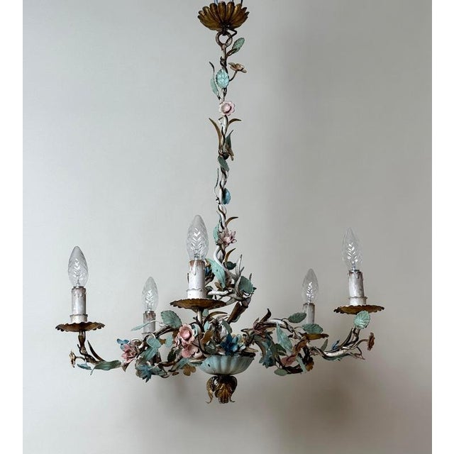 Metal Italian Florentine Tole Flower Chandelier in Gilt Iron, 1950 For Sale - Image 7 of 18