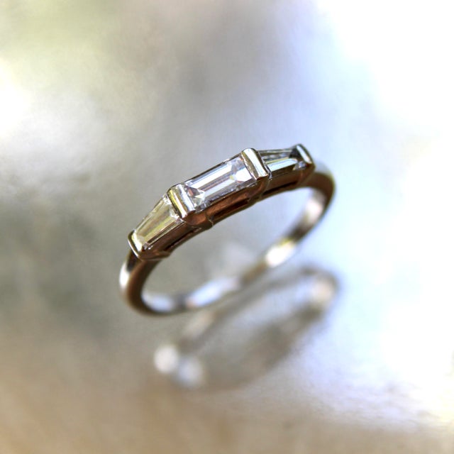 Platinum Mid-Century Modern Diamond Baguette Ring Band, Size 6 For Sale - Image 10 of 10