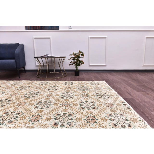 Vintage Turkish Rug in Wool For Sale - Image 9 of 11