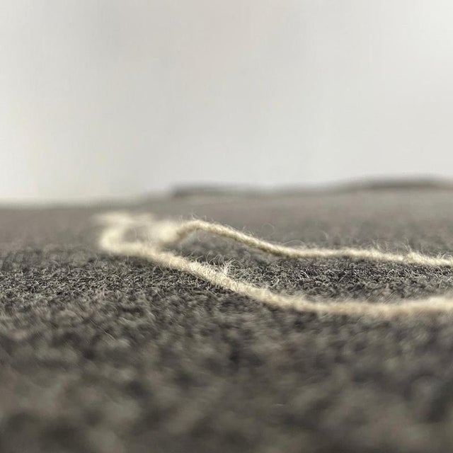 Postmodern Italian Rectangular Grey Felt Rug with Red Circle by Riccardo Fattori, 2000s For Sale - Image 11 of 18