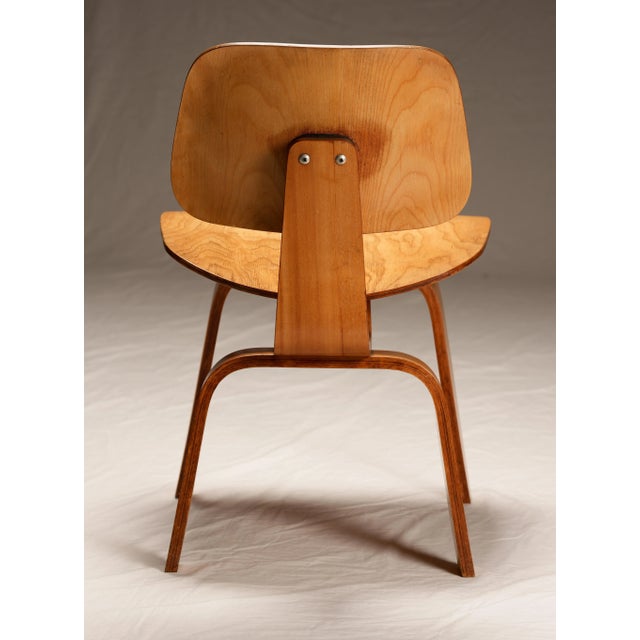 If you are a collector of the earliest designs of Eames, look no further than this 1945 1st year of production designed...
