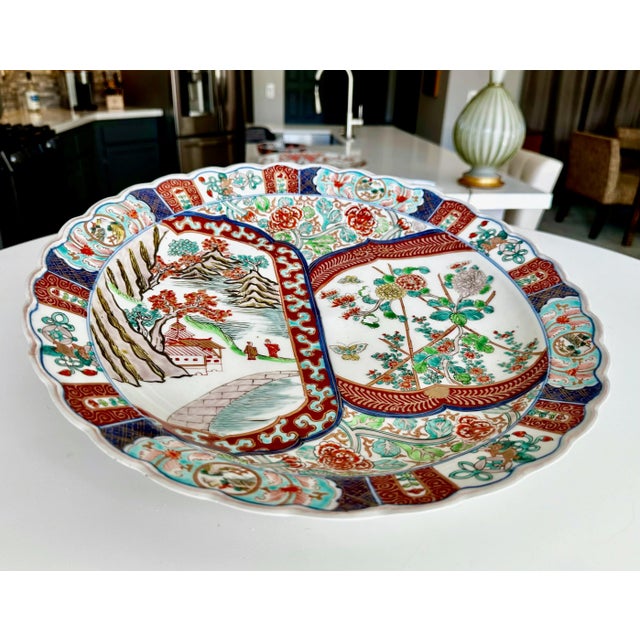 Large Japanese Imari Scallop Edge Porcelain Charger For Sale - Image 4 of 12