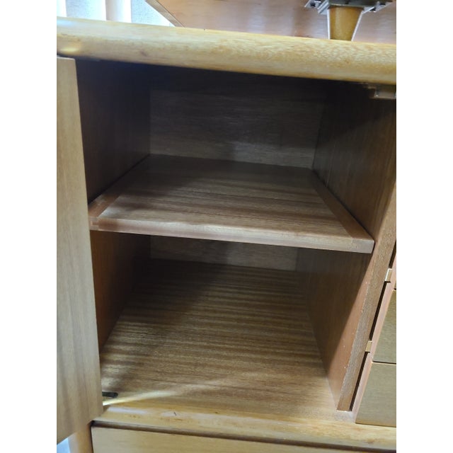 1950s John Keal for Brown Saltman Credenza For Sale - Image 5 of 12