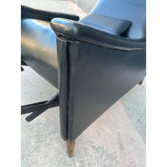 Mel Smilow Mel Smilow Mid-Century Modern Black Reclining Lounge Chair With Pull-Out Footrest , Circa 1950s For Sale - Image 4 of 7