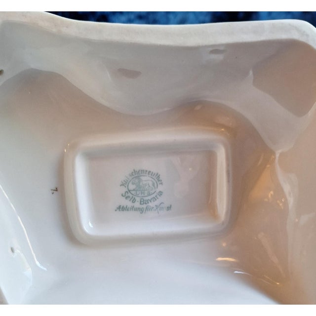 Gold Art Deco Jealousy Figurine in White Porcelain with Gold Decoration by Karl Tutter for Hutschenreuther, 1920s-1940s For Sale - Image 8 of 9