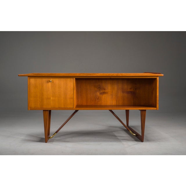 Brown Mid-Century Boomerang Desk in Teak by Peter Løvig Nielsen, Denmark, 1960s For Sale - Image 8 of 18
