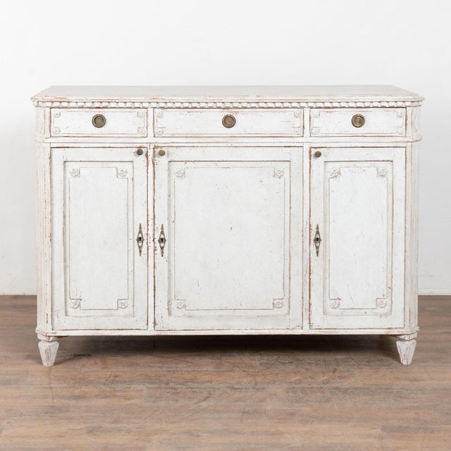 Gustavian (Swedish) 19th Century Swedish Gray Painted Gustavian Pine Sideboard Buffet For Sale - Image 3 of 13