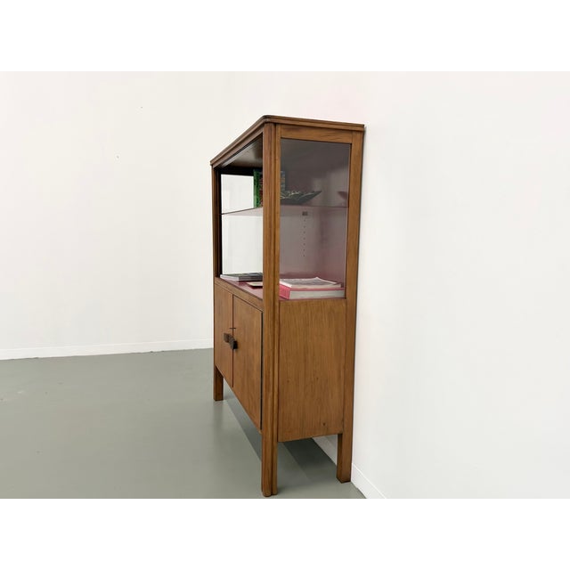 Brazilian Modernist Bookcase in Red Lacquered Wood, 1950s For Sale - Image 15 of 18