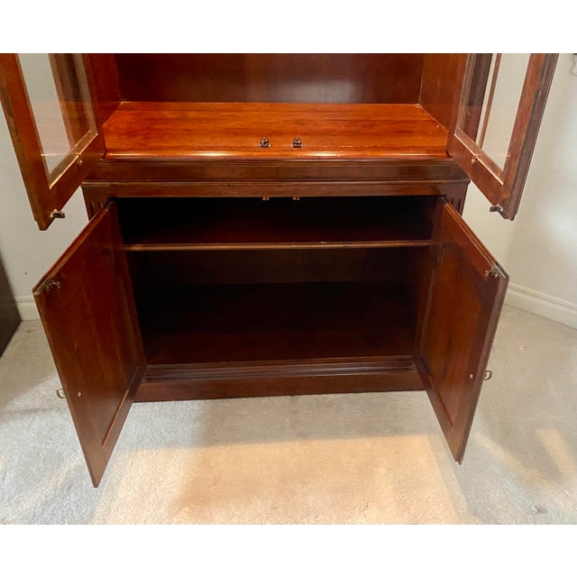 Wood Vintage Cherry Pennsylvania House Lighted Display Etagere Bookcase China Cabinet Excellent Condition. For Sale - Image 7 of 14