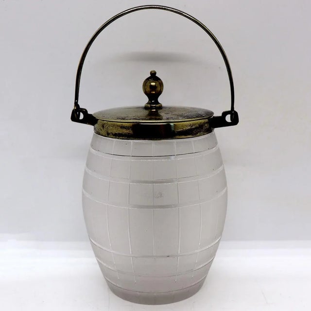 Early 20th Century Early 20th Century English Silverplate Mounted Frosted Glass Biscuit Barrel For Sale - Image 5 of 10